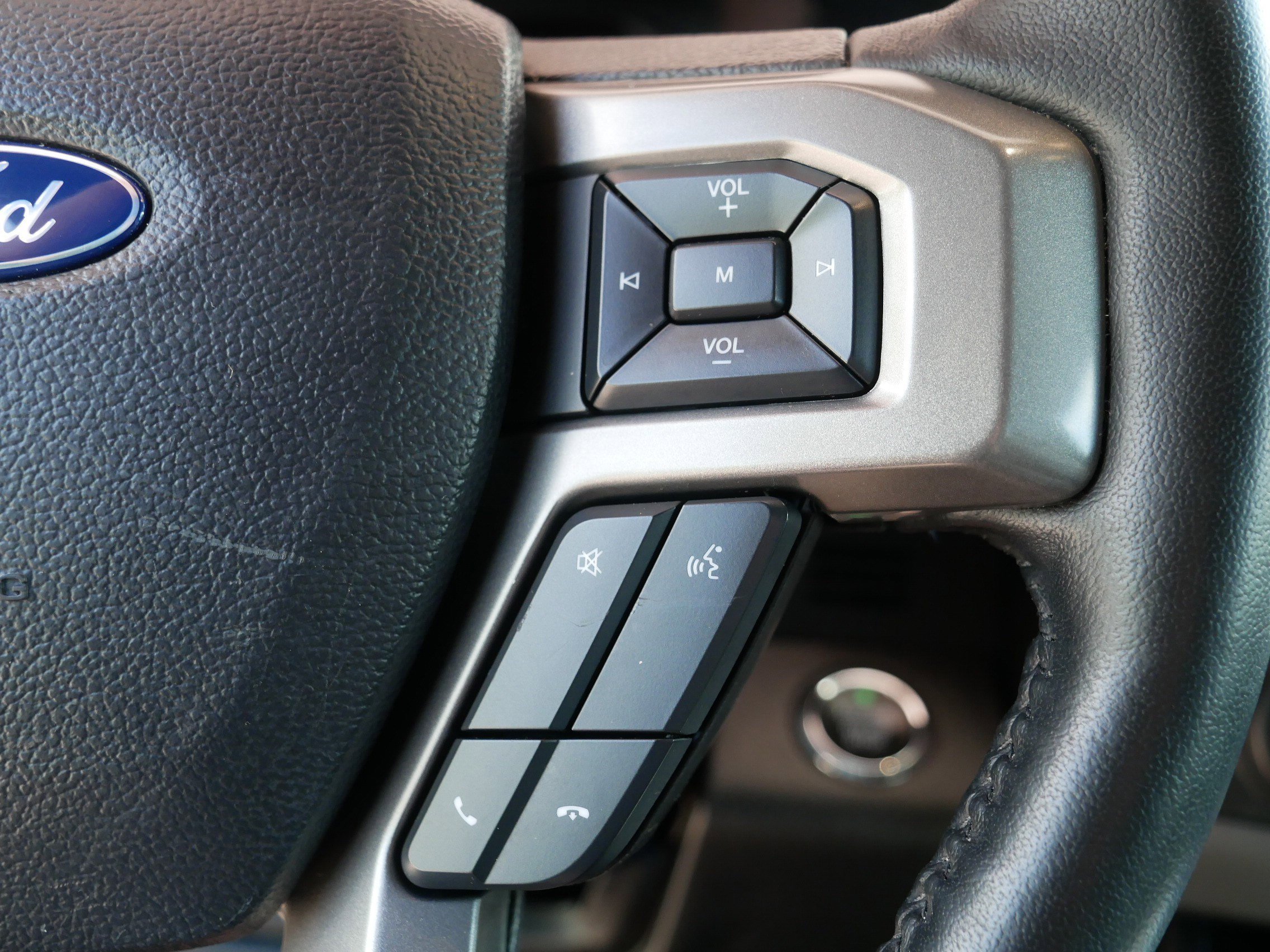Used 2021 Agate Black Metallic Ford XLT image 29