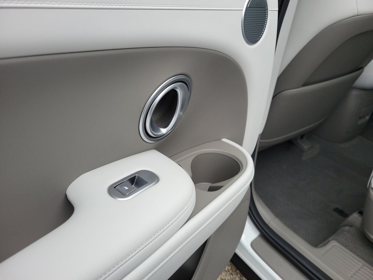 New 2027 Creamy White Pearl Hyundai SEL Premium AWD image 13