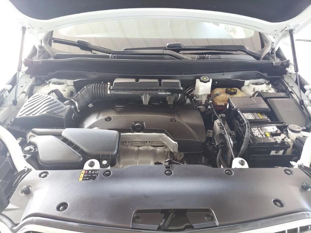 Used 2019 White Buick Essence image 38
