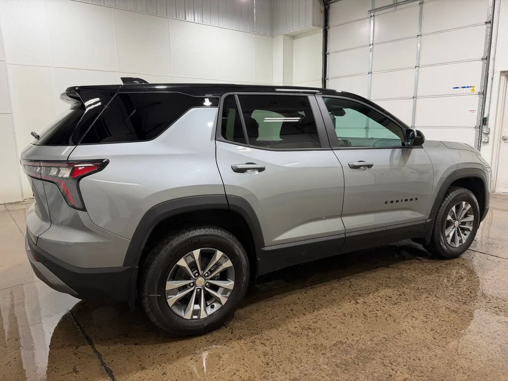 2027 Chevrolet Equinox LT - Photo 15