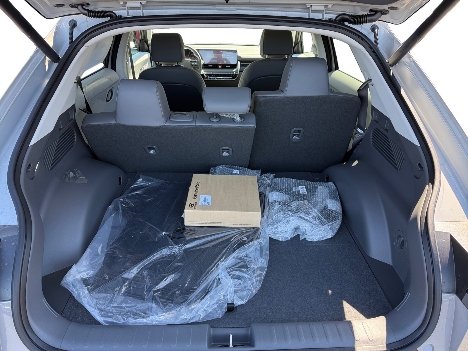 New 2027 Gray Hyundai SEL image 17