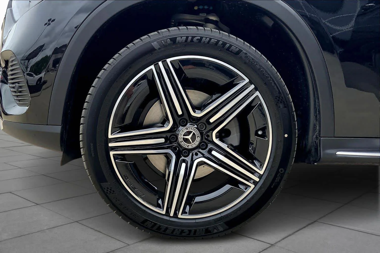New 2026 Obsidian Black Metallic Mercedes-Benz GLC 300 image 11