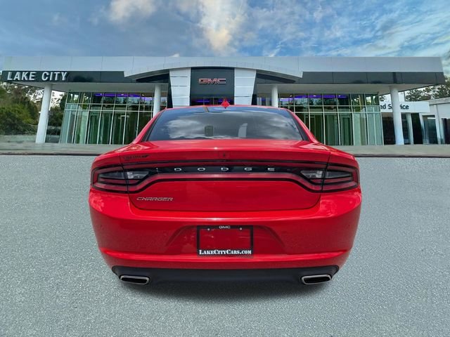 Used 2023 Red Dodge SXT image 4