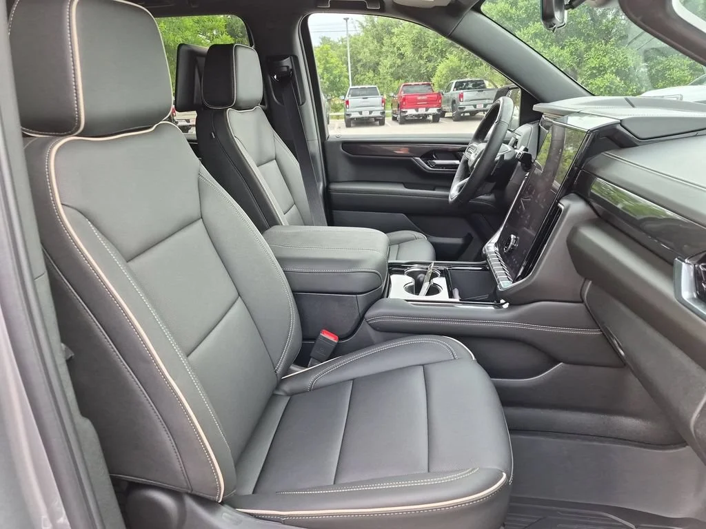New 2026 Sterling Metallic GMC Elevation image 43