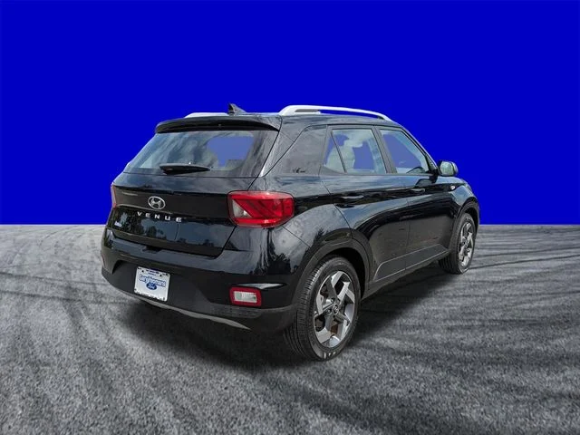 Certified Used 2022 Black Noir Pearl Hyundai SEL image 4