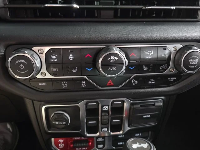 Used 2024 Hydro Blue Pearl Coat Jeep Rubicon X image 18