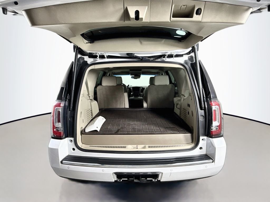 Used 2016 White GMC Denali image 29