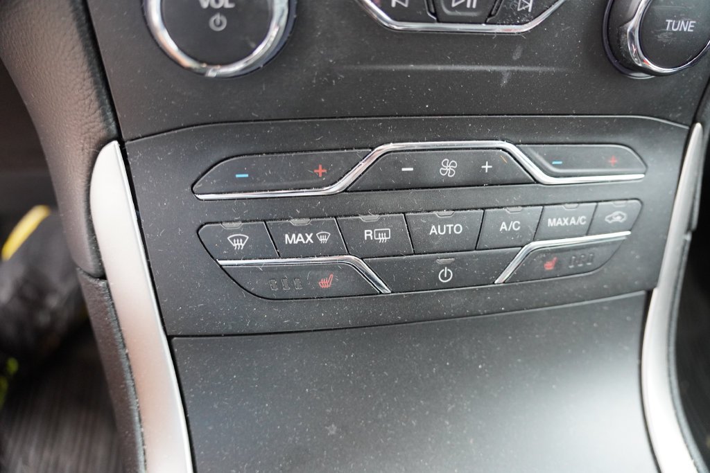 Used 2020 Red Ford SEL image 6
