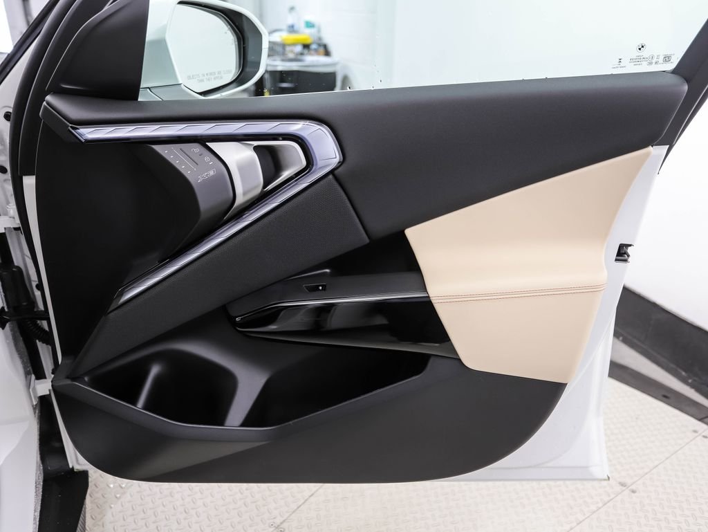 New 2026 White Metallic BMW 30 xDrive image 29