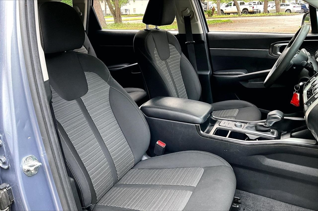 Used 2022 Silver Kia LX image 28