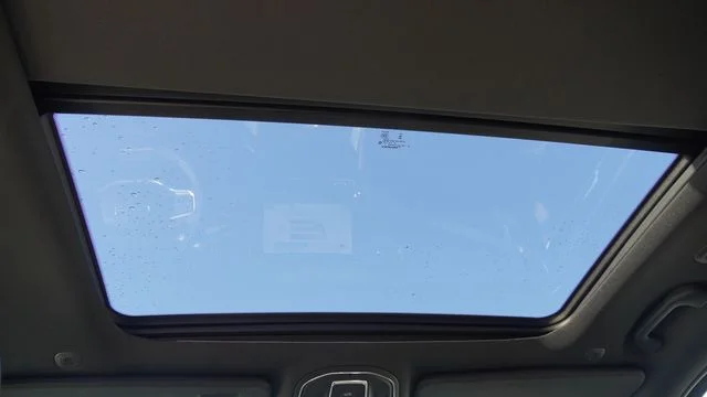 New 2026 Bright White Clear-Coat Exterior Paint Jeep Limited Altitude image 18