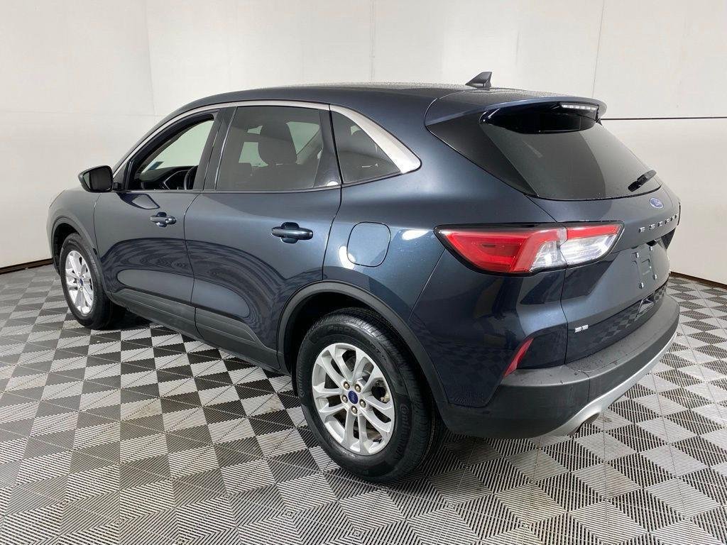 Used 2022 Stone Blue Ford SE image 8