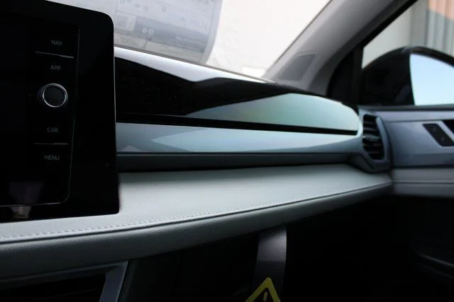 2025 Volkswagen Taos SEL - Photo 8