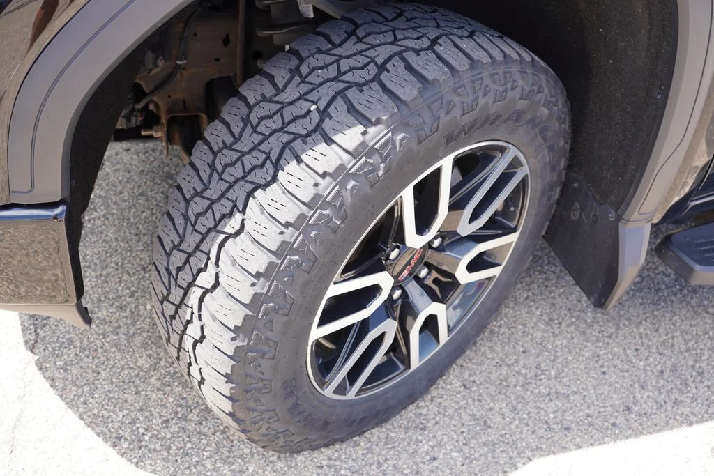 Used 2020 Onyx Black GMC AT4 image 13