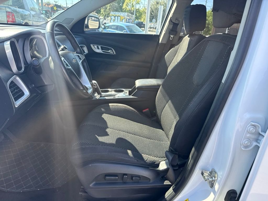 Used 2015 White Chevrolet LT image 9