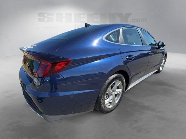 Used 2021 Blue Hyundai SE image 14