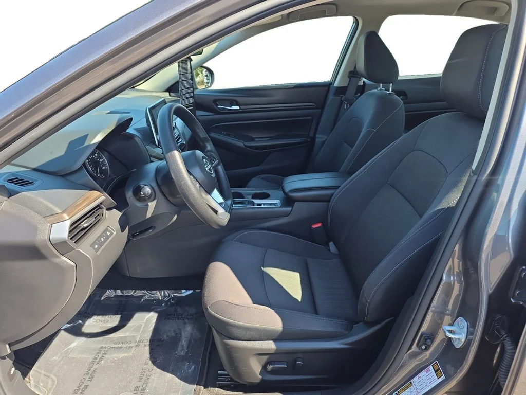 Used 2025 Gun Metallic Nissan SV image 14