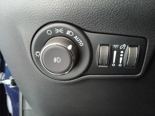 New 2026 Fathom Blue Pearl Coat Jeep Latitude image 34