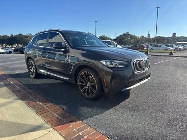 Used 2024 Gray BMW sDrive30i image 3