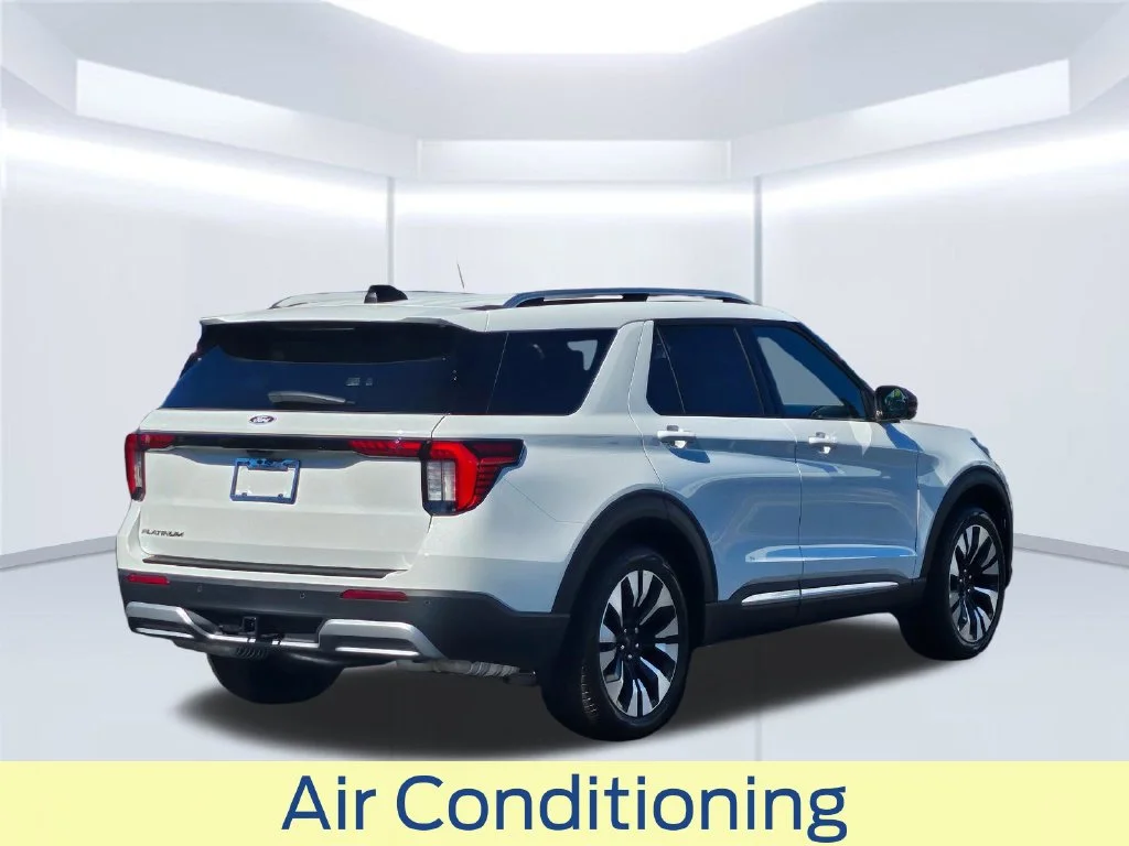 New 2027 Star White Metallic Tri-Coat Ford Platinum™ image 24