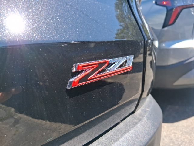 New 2026 Mosaic Black Metallic Chevrolet Z71 image 9