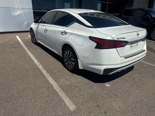 Used 2023 White Nissan 2.5 SV image 3