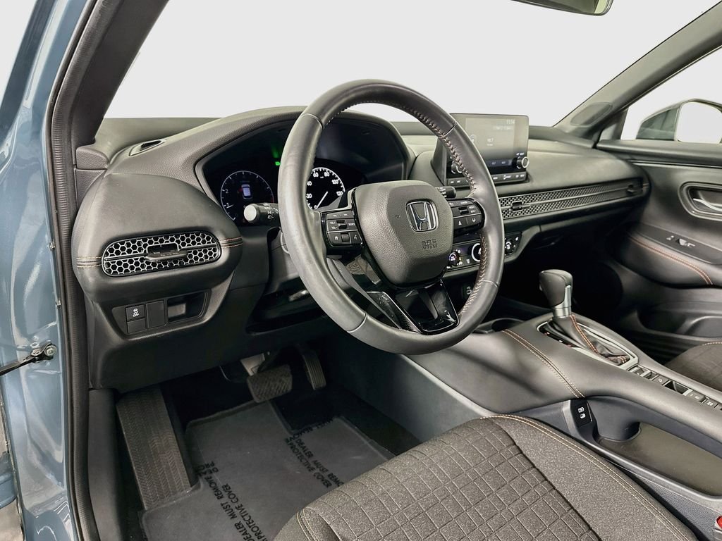 Used 2025  Honda Sport image 10