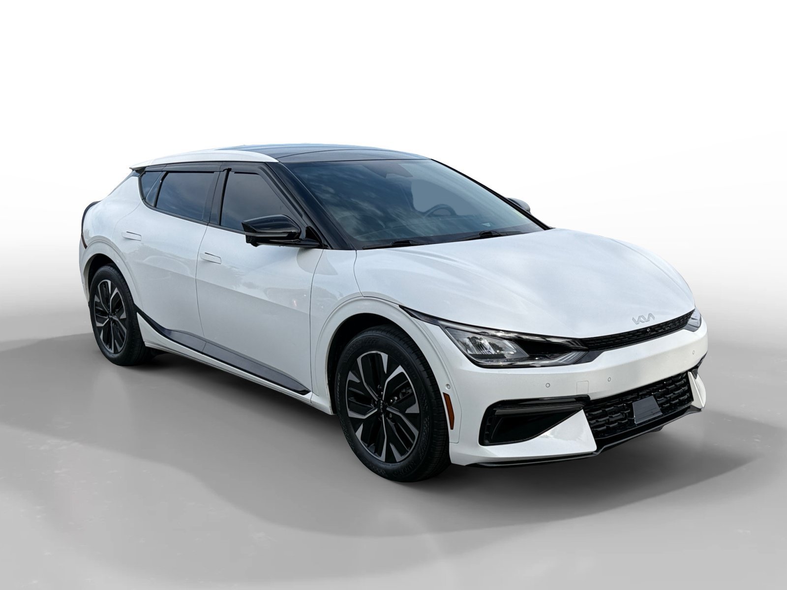 Used 2024 Snow White Pearl Kia GT-Line image 7