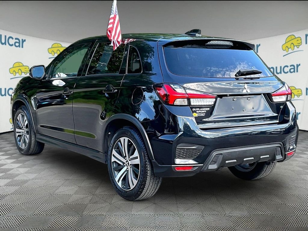 Used 2025 Gray Mitsubishi SE image 4