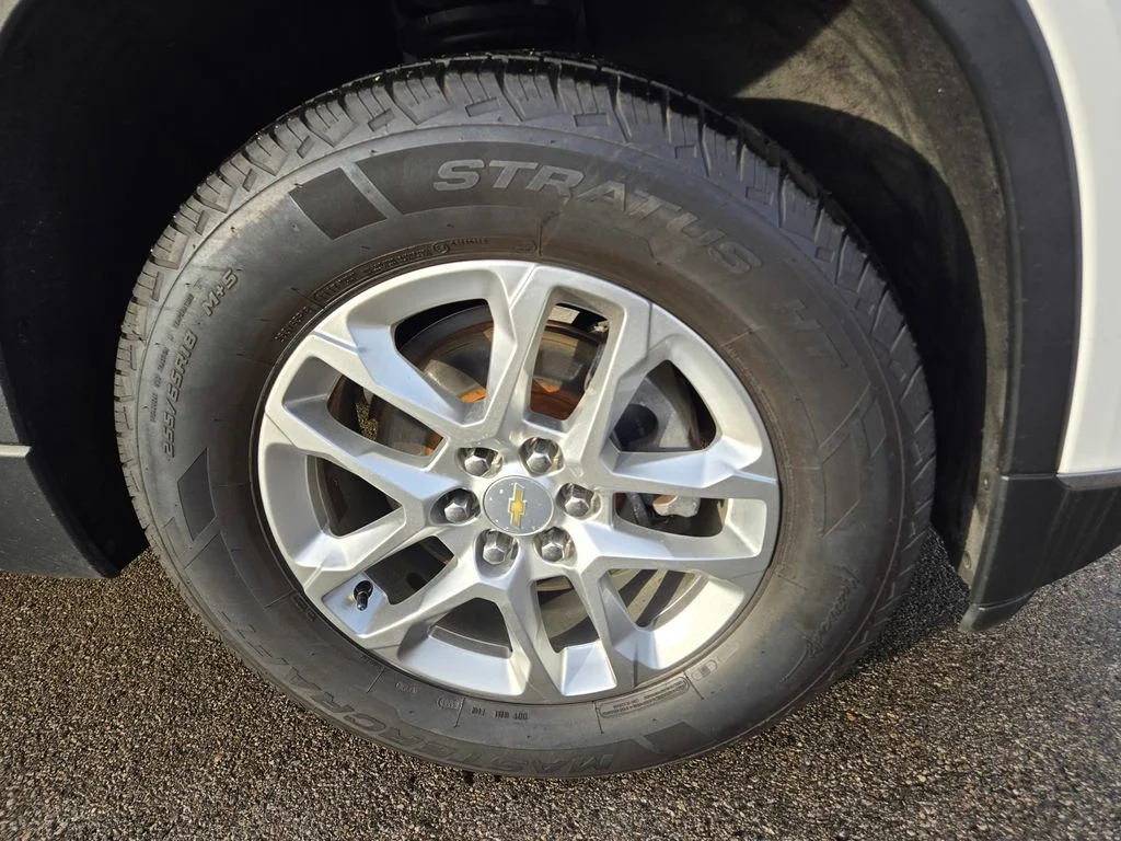 Used 2019 White Chevrolet LT AWD image 42
