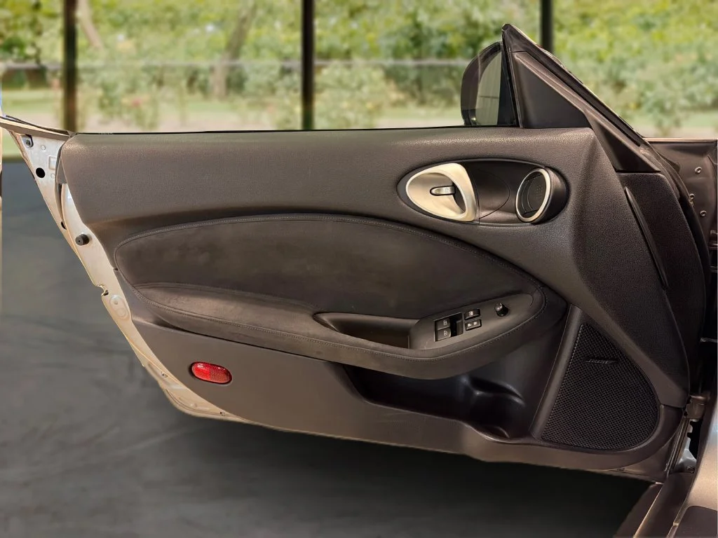 Used 2009 Gray Nissan Touring image 18