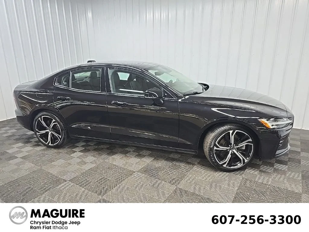 2025 Volvo S60 B5 Plus Dark AWD's photo