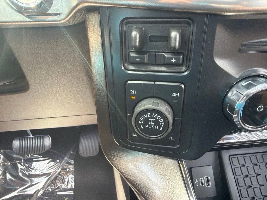 New 2026 White Ford King Ranch image 25