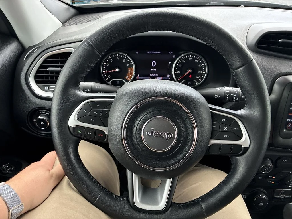 Used 2021 Gray Jeep Latitude image 14