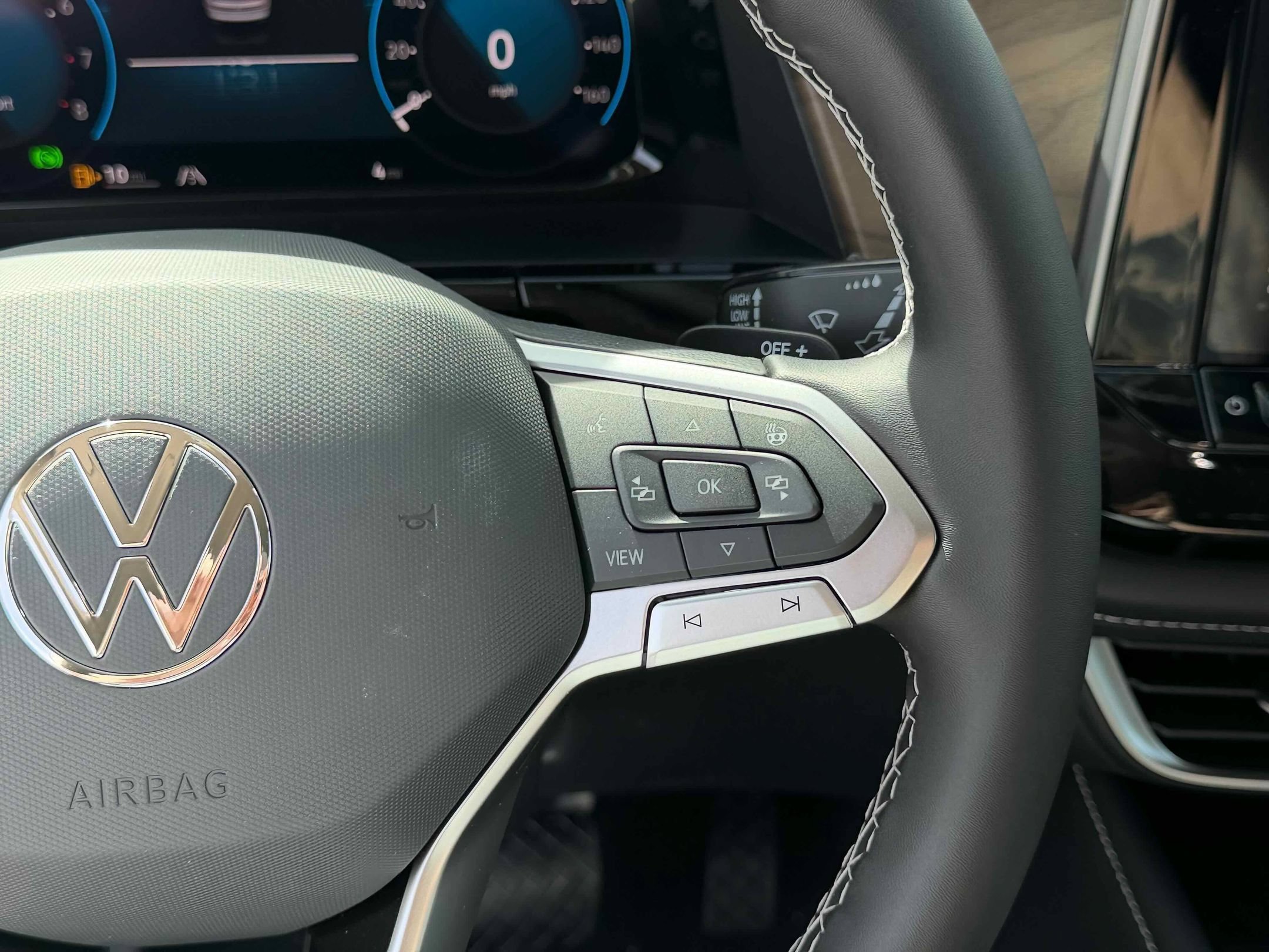 New 2026 Opal White Volkswagen 2.0T SE w/Technology image 19
