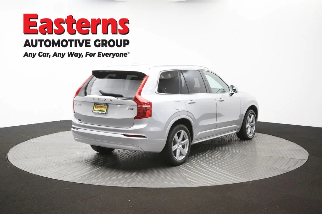 Used 2022 Gray Volvo T5 Momentum image 42
