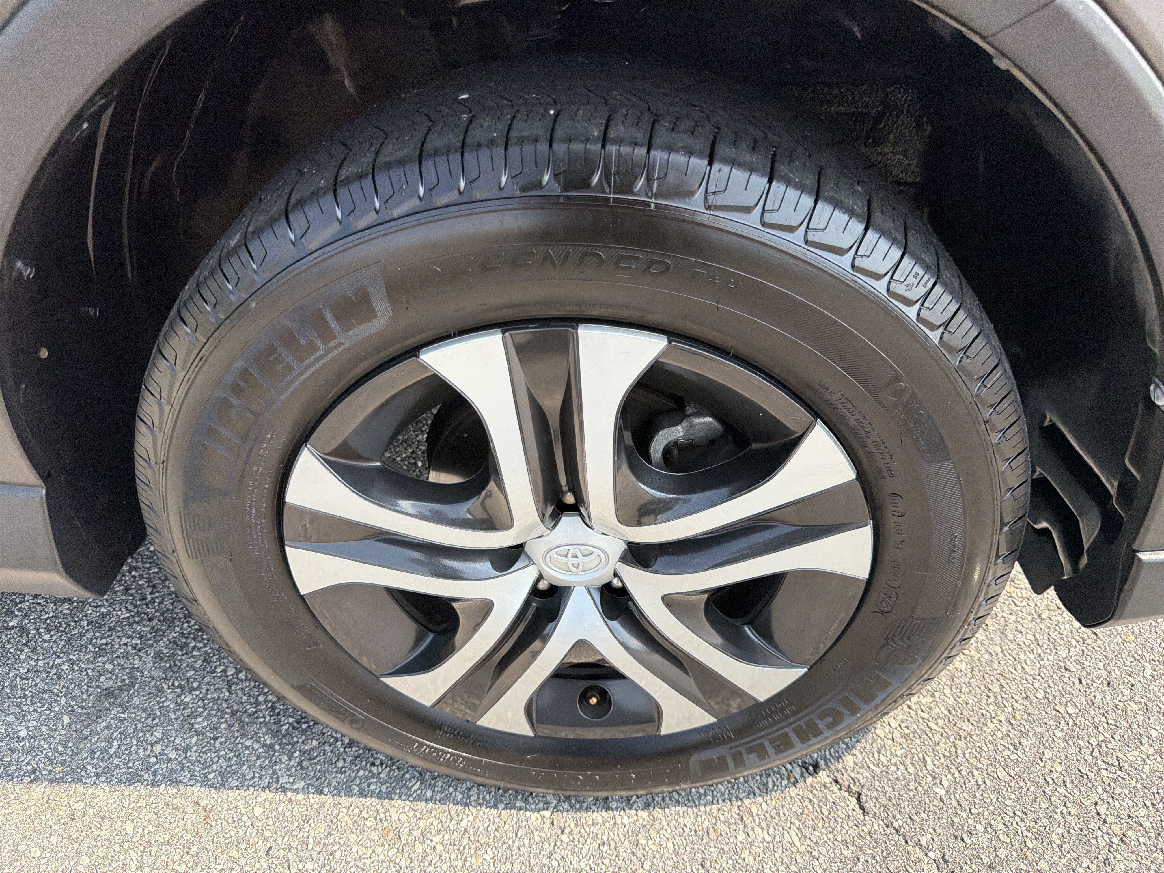 Used 2016 Magnetic Gray Metallic Toyota LE image 22