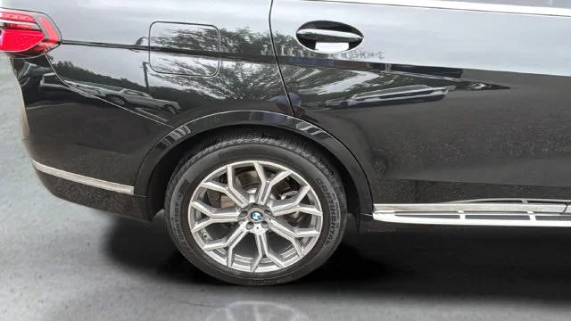 Used 2026 Black BMW xDrive40i image 49
