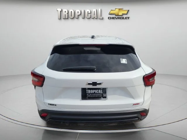 New 2026 Summit White Chevrolet 1RS image 4