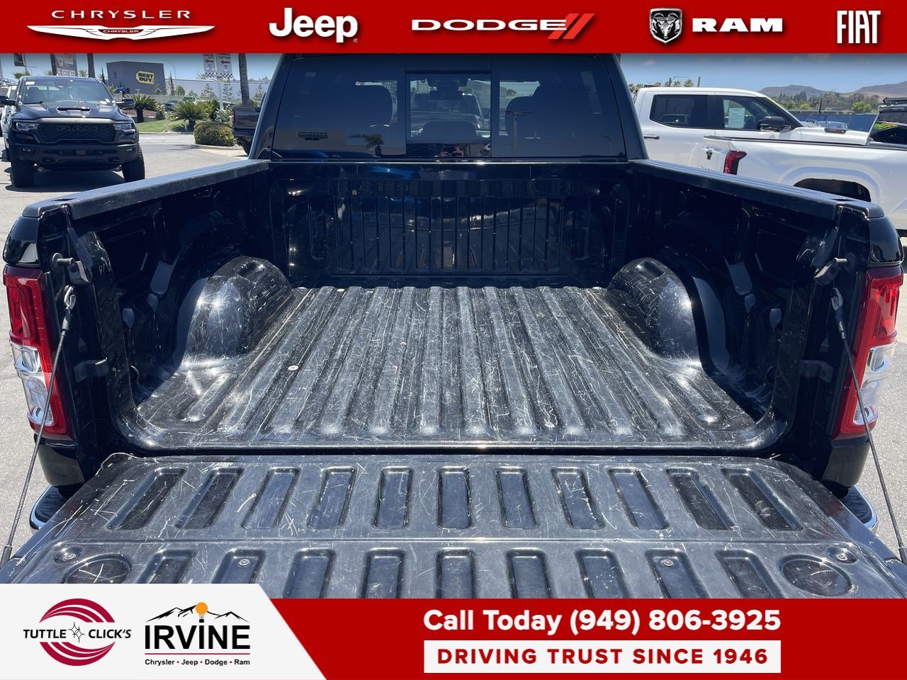 Certified Used 2022 Diamond Black Crystal Pearlcoat Ram Big Horn image 27