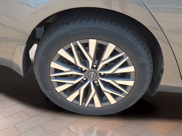 Used 2023 Gray Nissan 2.5 SV image 4