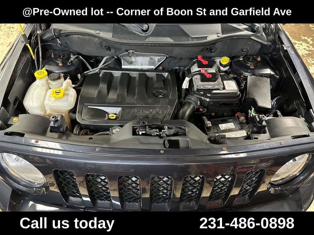 Used 2014 Gray Jeep Latitude image 10