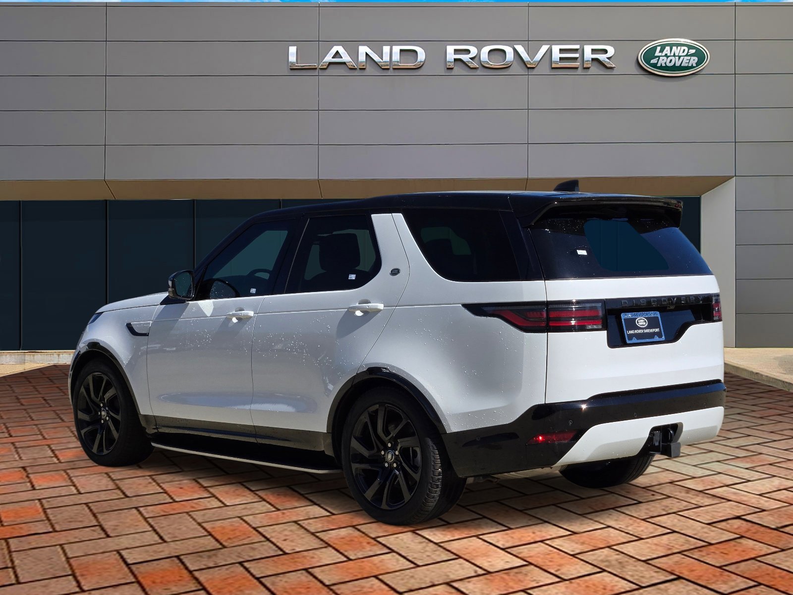 Used 2025 Fuji White Land Rover Dynamic SE image 6