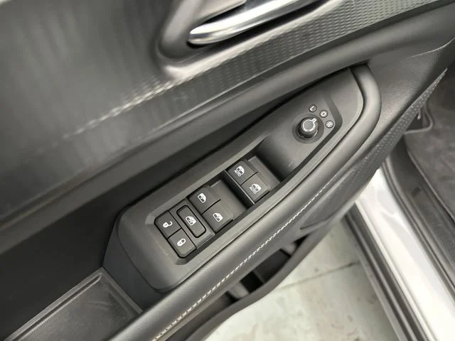 New 2027 Bright White Clearcoat Jeep Laredo X image 17