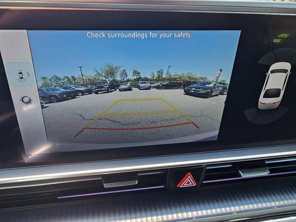 Used 2023 White Hyundai SEL image 31