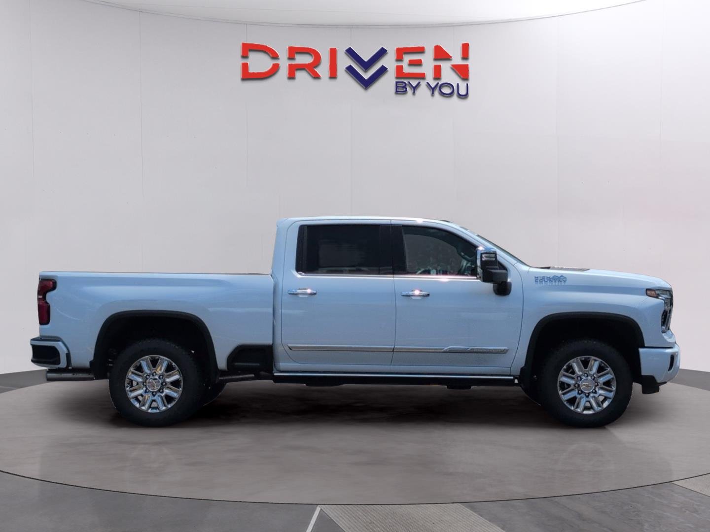 New 2026 Polar White Tricoat Chevrolet High Country image 6