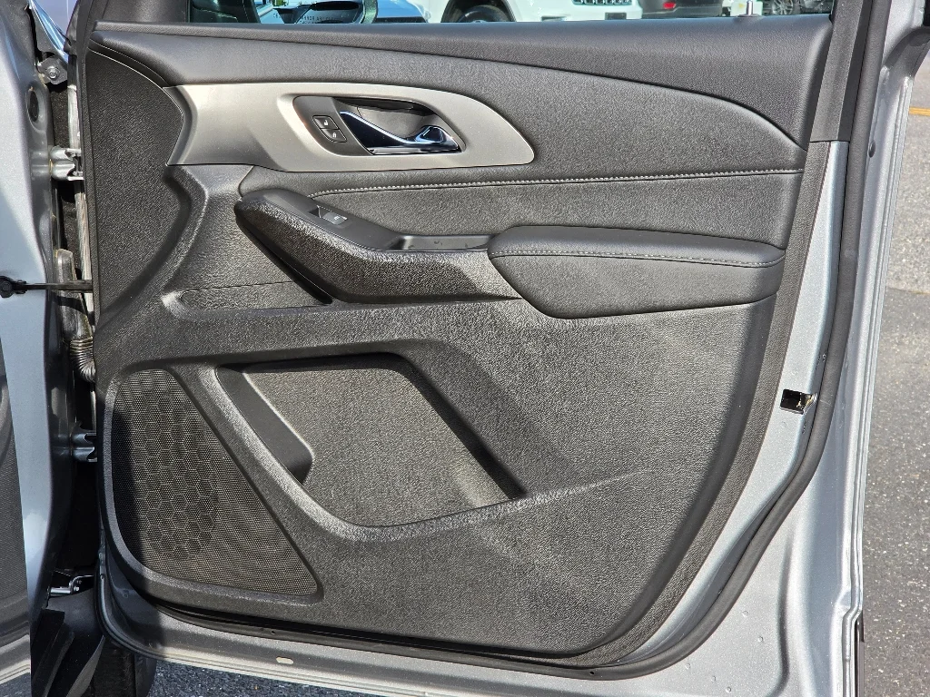 Used 2023 Sterling Gray Metallic Chevrolet LT image 25