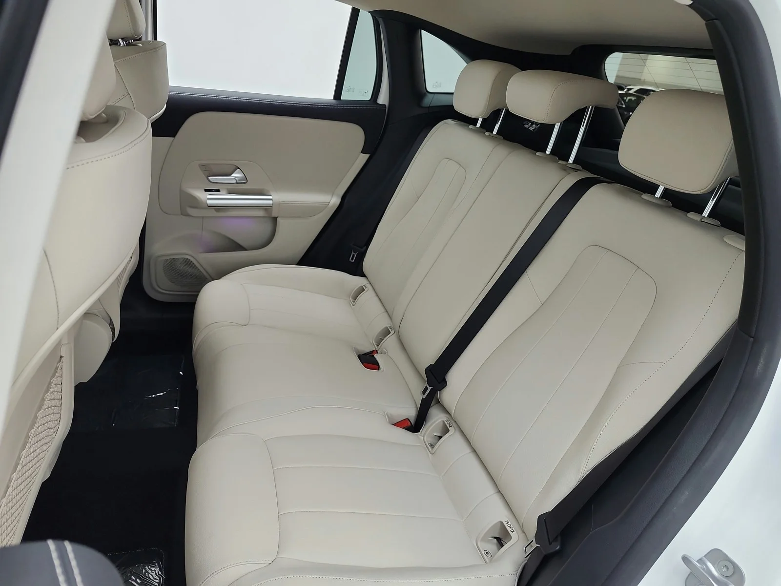 Certified Used 2023 Polar White Mercedes-Benz GLA 250 4MATIC® SUV image 15