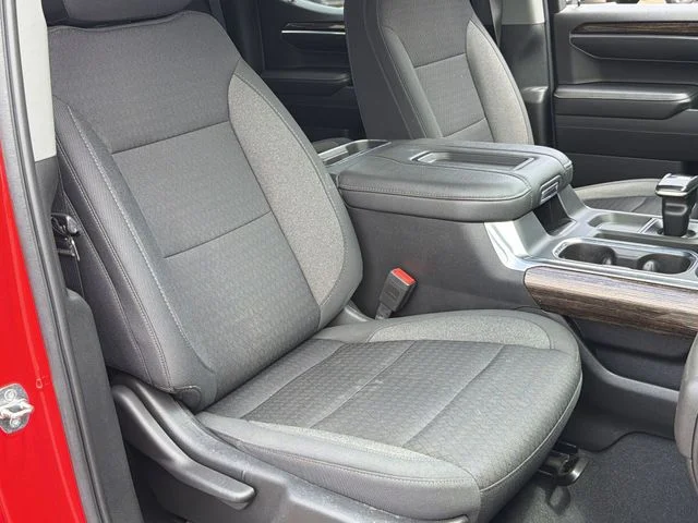 Used 2022 Red GMC Elevation image 30