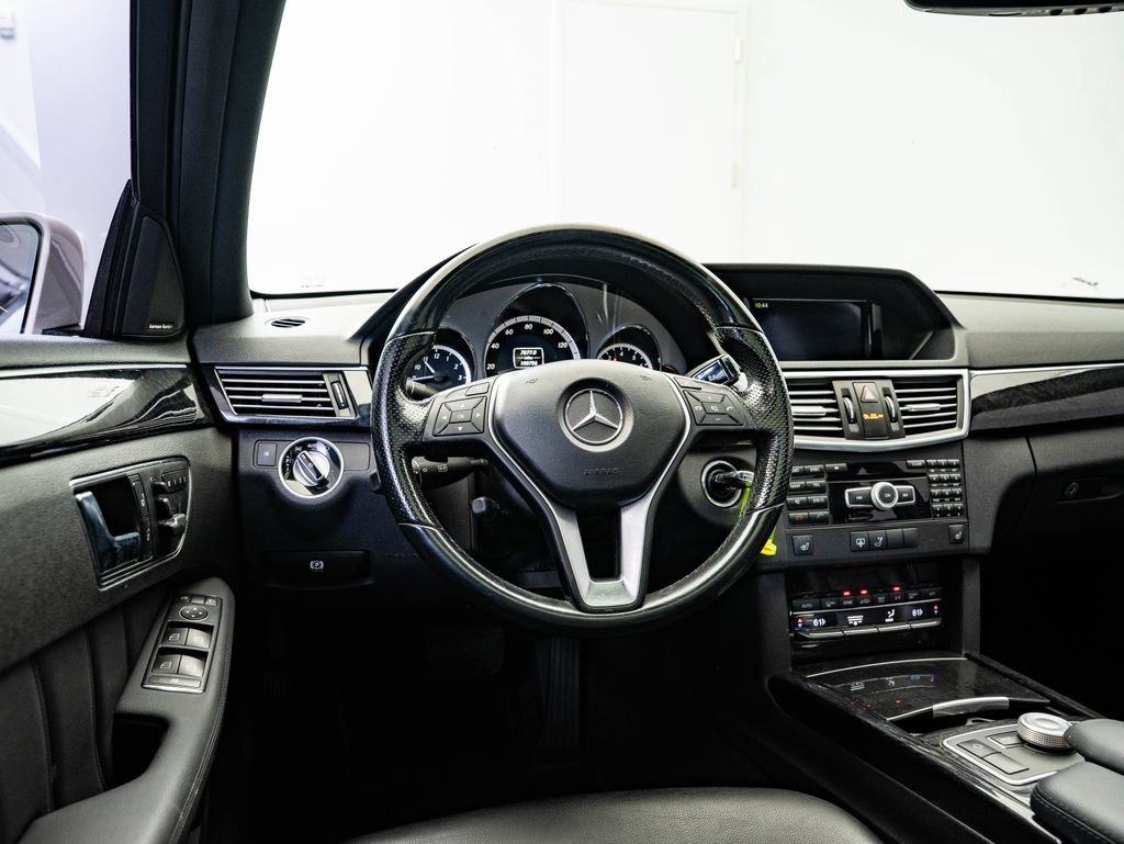 Used 2012 White Mercedes-Benz E 350 Luxury image 4
